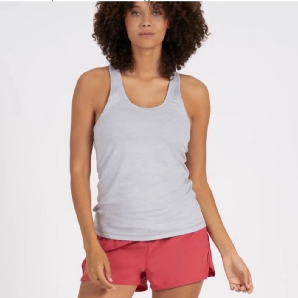 Vuori Lux Performance Tank Top, Medium EUC worn 1 time. Smoke free home.